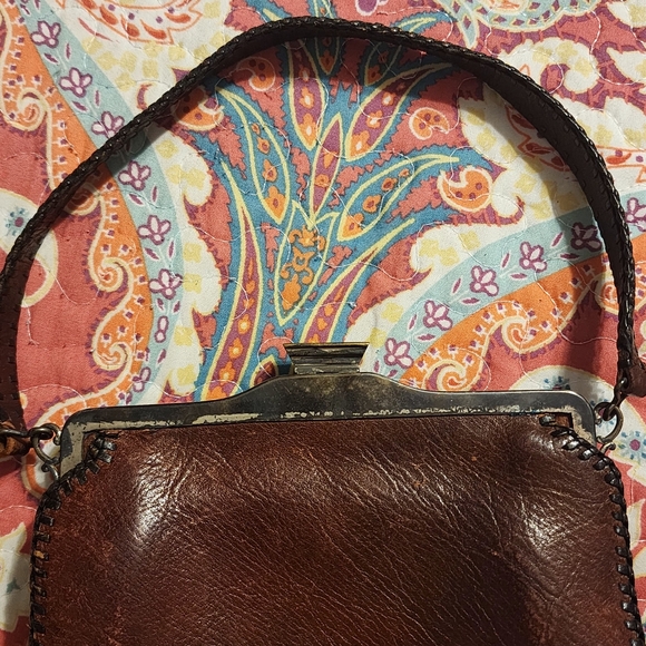 Antique Turnlog Tooled Leather Handbag - Picture 4 of 14